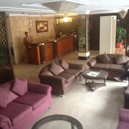 The Crest Inn Delhi  Exterior photo