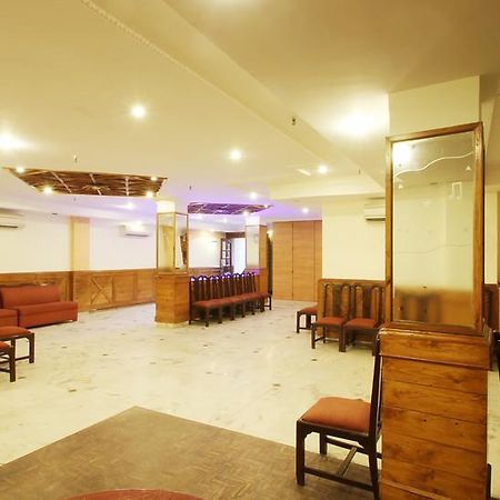The Crest Inn Delhi  Exterior photo