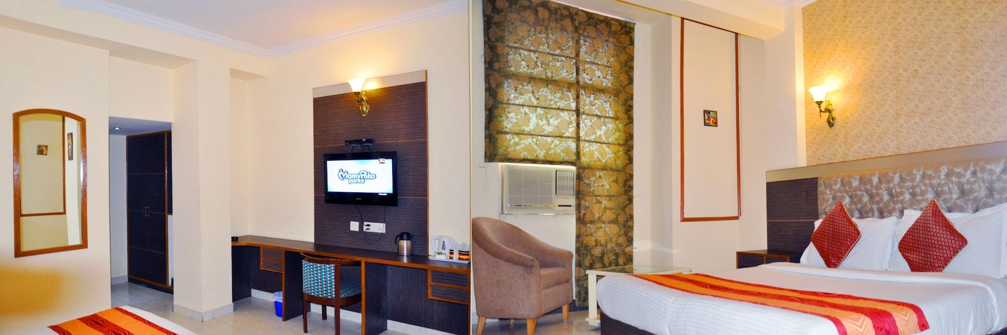 The Crest Inn Delhi  Exterior photo