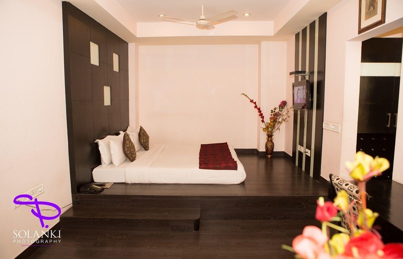 The Crest Inn Delhi  Exterior photo