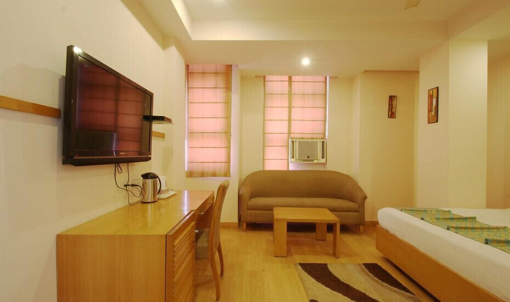 The Crest Inn Delhi  Exterior photo