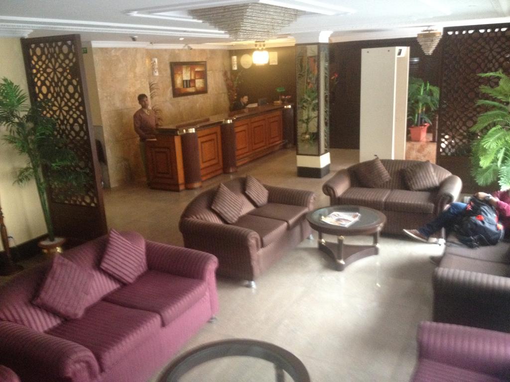 The Crest Inn Delhi  Exterior photo