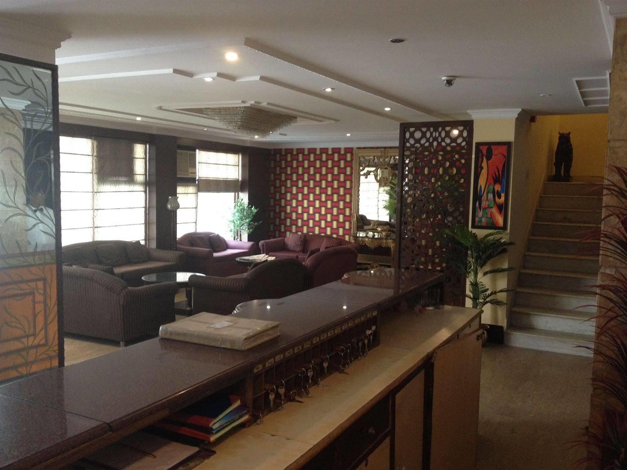 The Crest Inn Delhi  Exterior photo