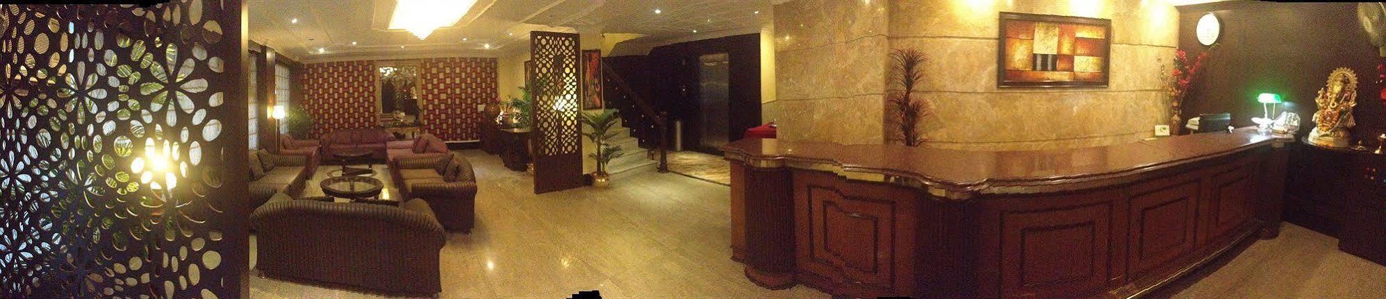The Crest Inn Delhi  Exterior photo
