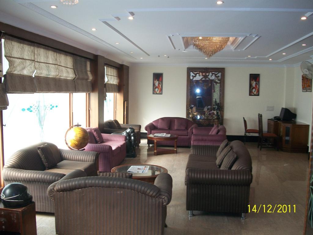 The Crest Inn Delhi  Exterior photo